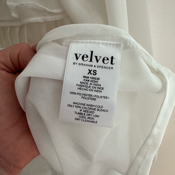 White Blouse with Pleats and Ruffle - Picture 5 of 5